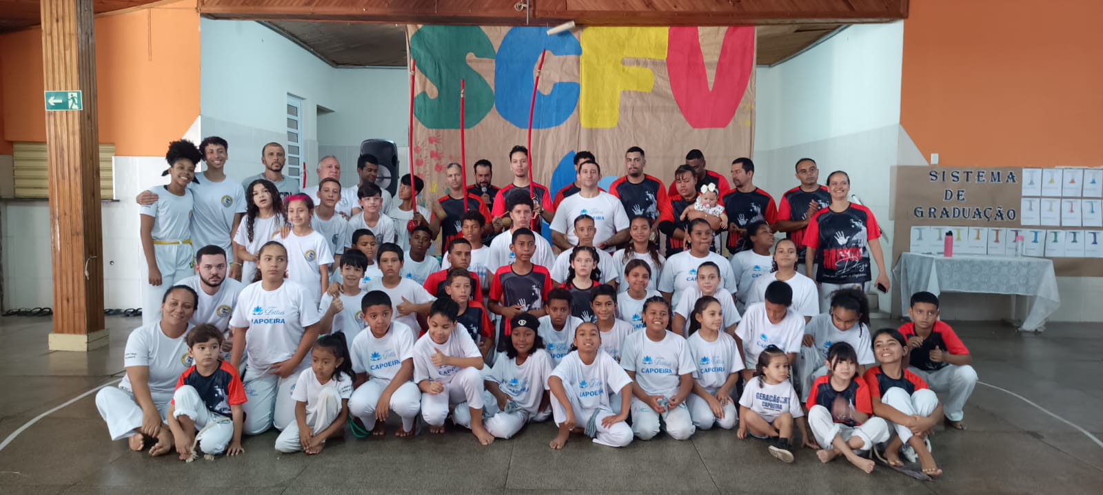 Read more about the article Capoeira do Instituto Lóttus gradua crianças e adolescentes